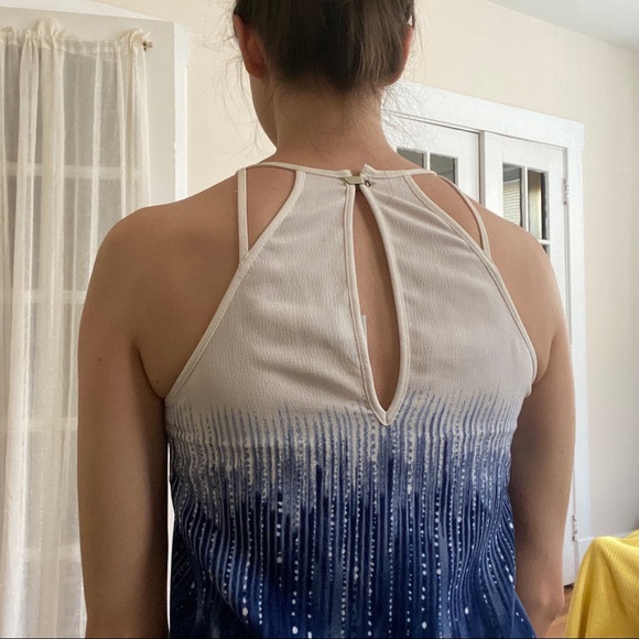 Strappy Blue and White Bubble Pattern Top - Picture 3 of 4
